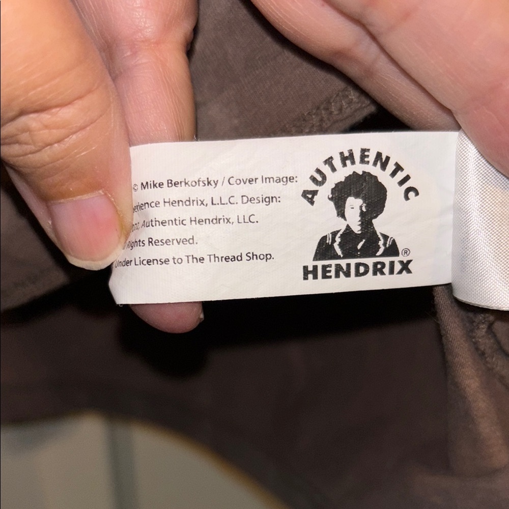 Jimi Hendrix Brown Graphic T-Shirt Large  EUC - Picture 9 of 9